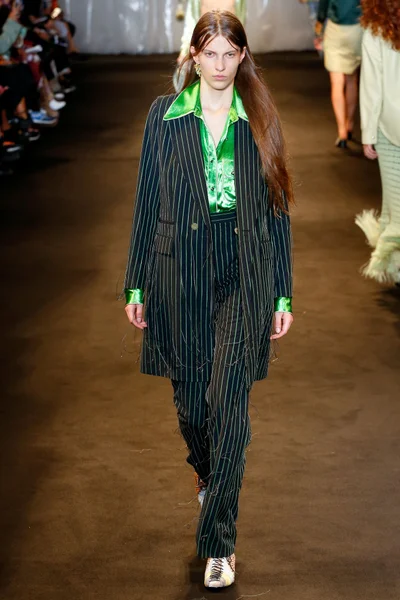 Look 14
